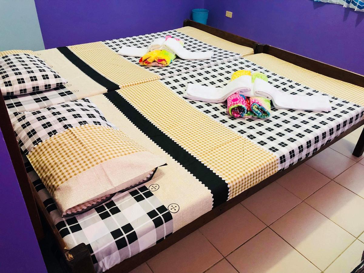 Colors Boutique Hostel プエルト・プリンセサ エクステリア 写真