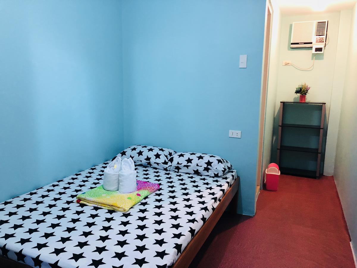 Colors Boutique Hostel プエルト・プリンセサ エクステリア 写真