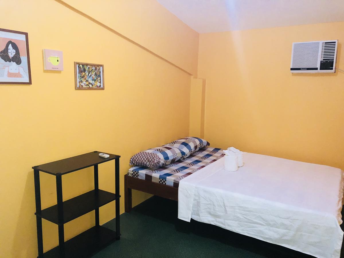 Colors Boutique Hostel プエルト・プリンセサ エクステリア 写真