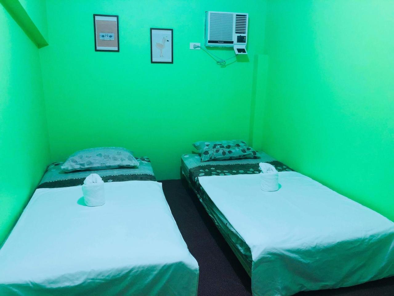 Colors Boutique Hostel プエルト・プリンセサ エクステリア 写真